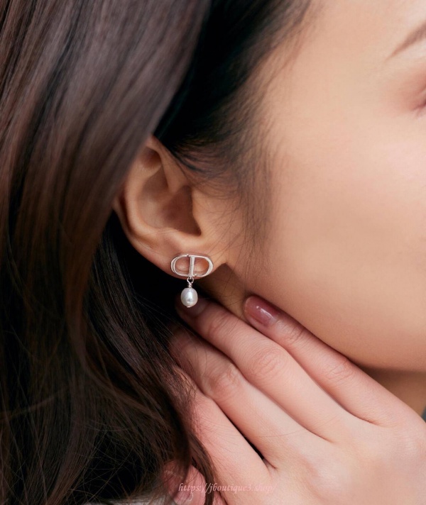 디올 쁘띠 CD 진주 이어링