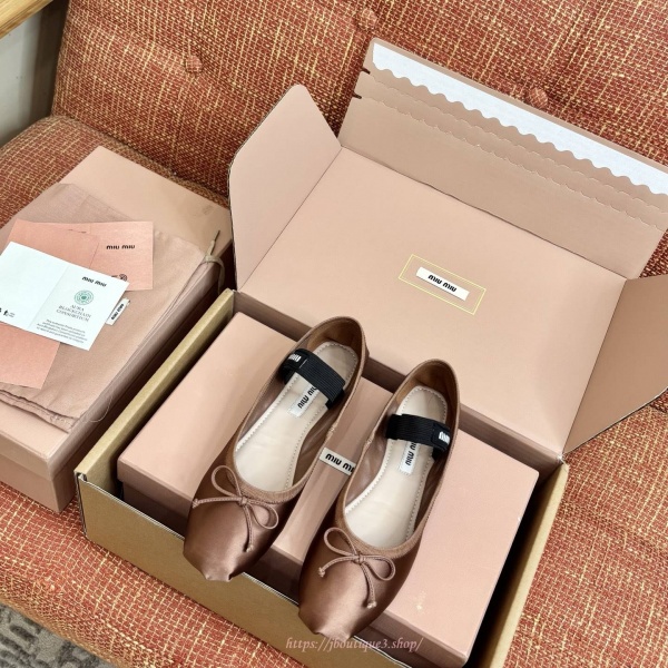 미우미우 발레리나