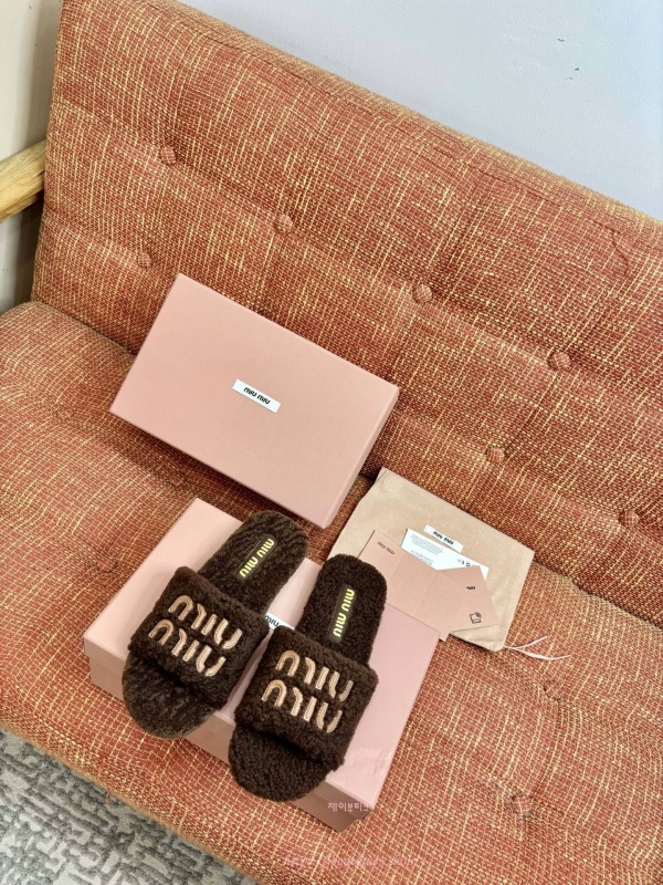 미우미우 시어링 슬리퍼