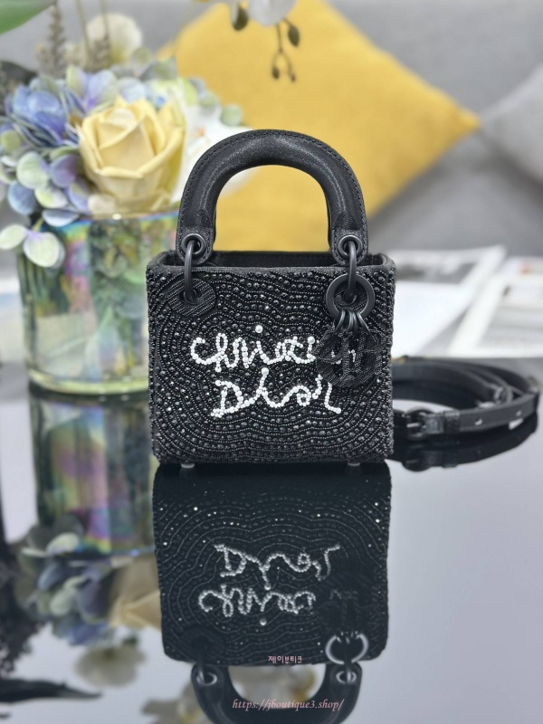 디올 Lady Dior 마이크로 백