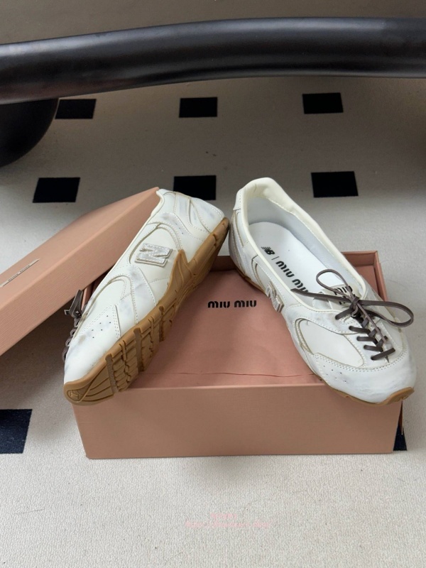 New Balance X Miu Miu 530 SL 발레리나