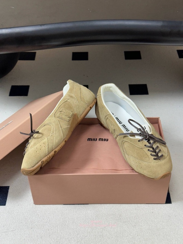 New Balance X Miu Miu 530 SL 발레리나