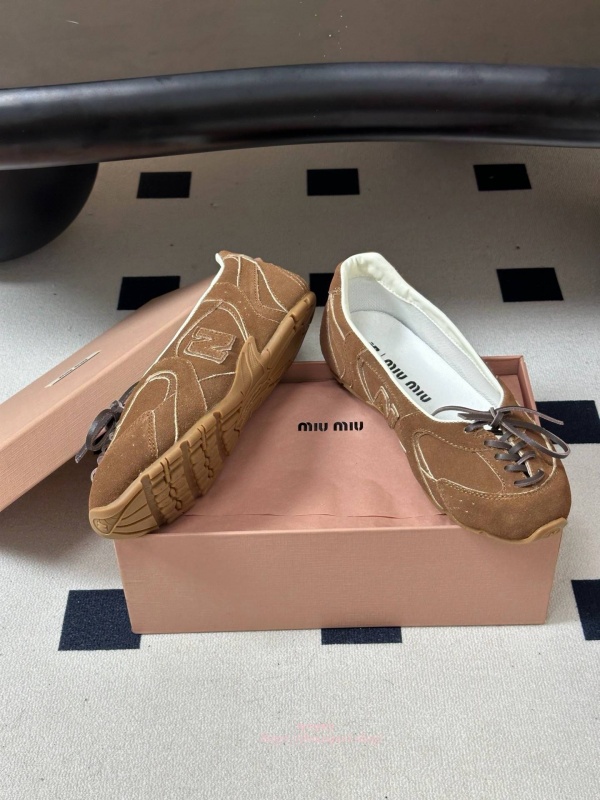 New Balance X Miu Miu 530 SL 발레리나