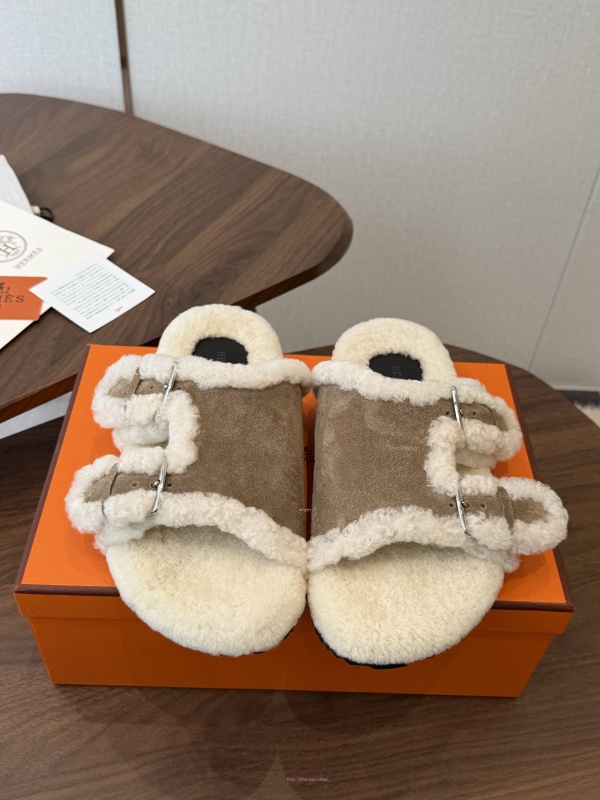 에르메스 시어링 샌들